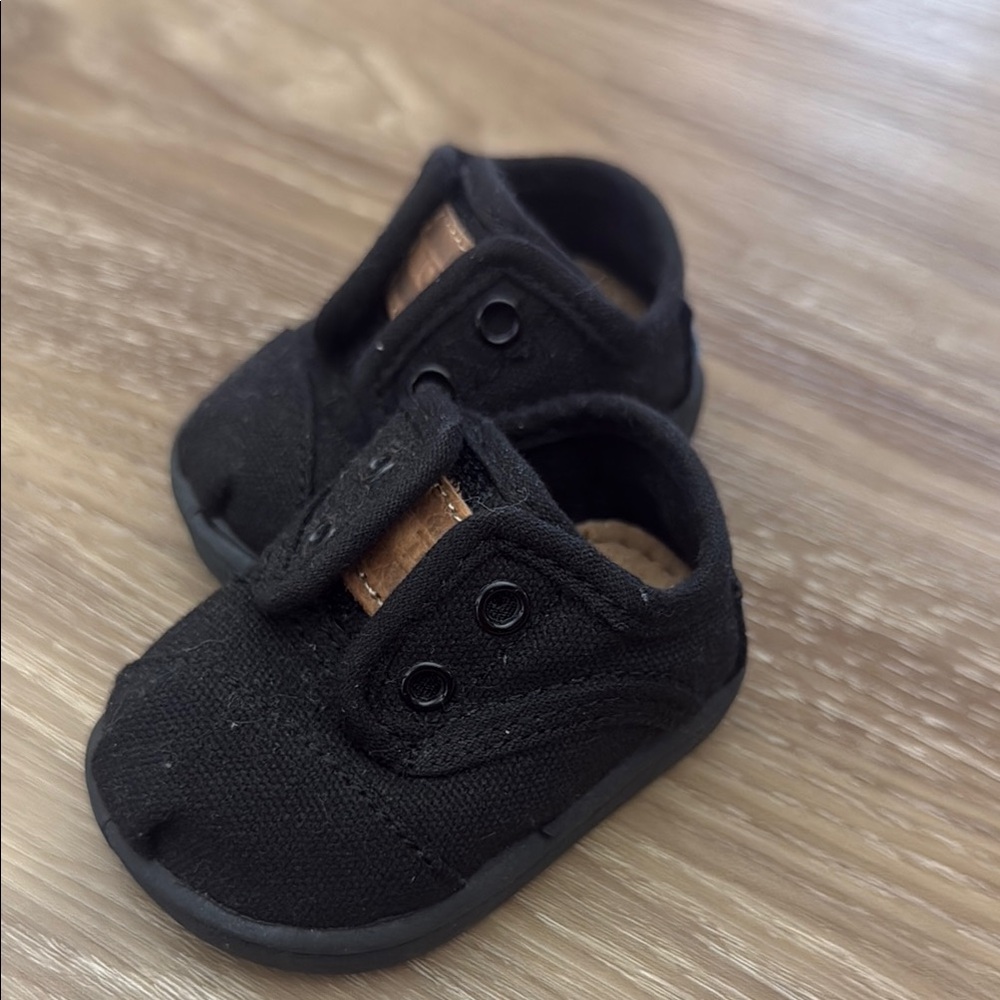 Toms Black Baby Walker Shoes Slip-On Canvas